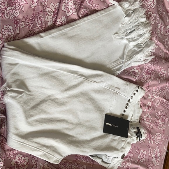 White fashion pants - Picture 3 of 4